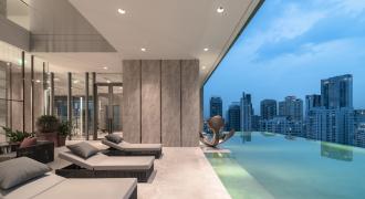 Infinity-Edge Pool